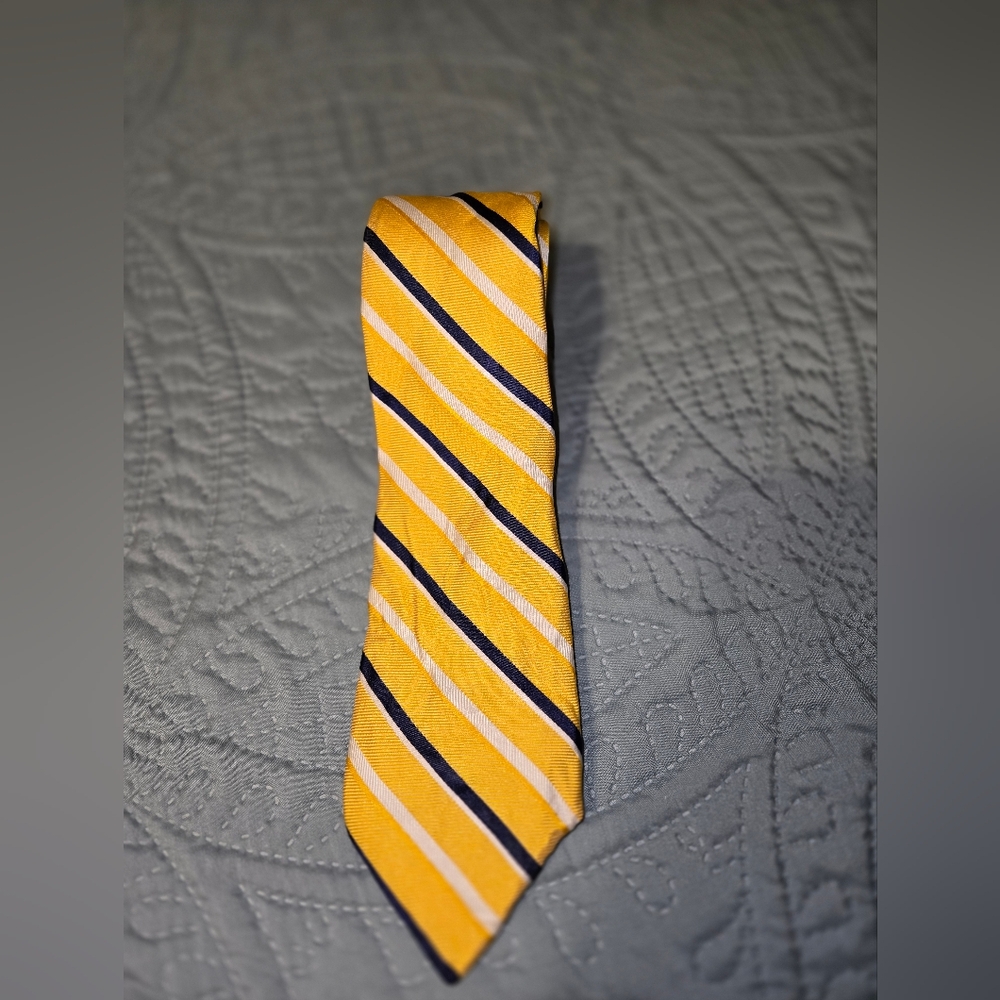 Roundtree & Yorke Men's Silk Necktie